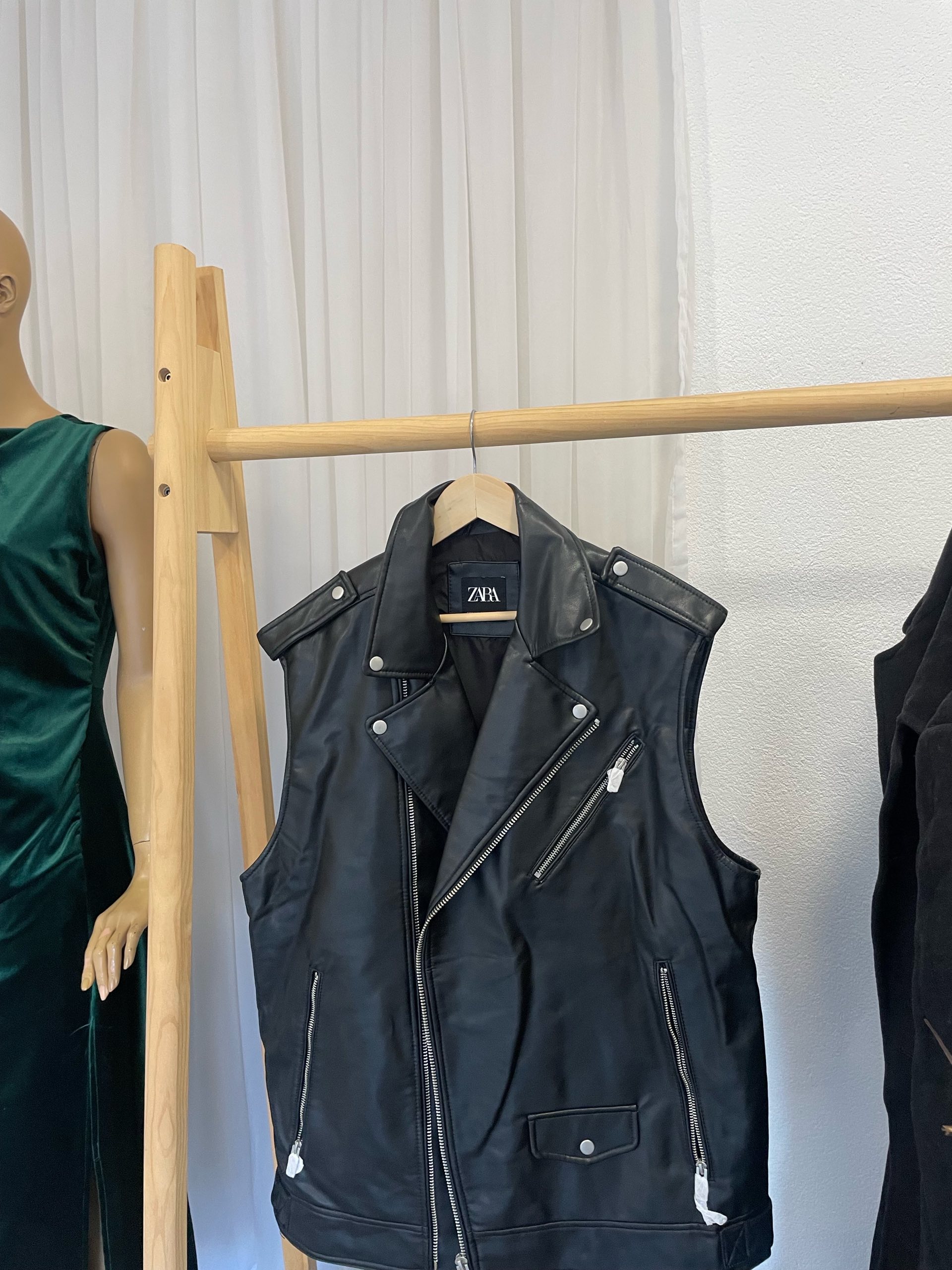 Zara prsluk 0
