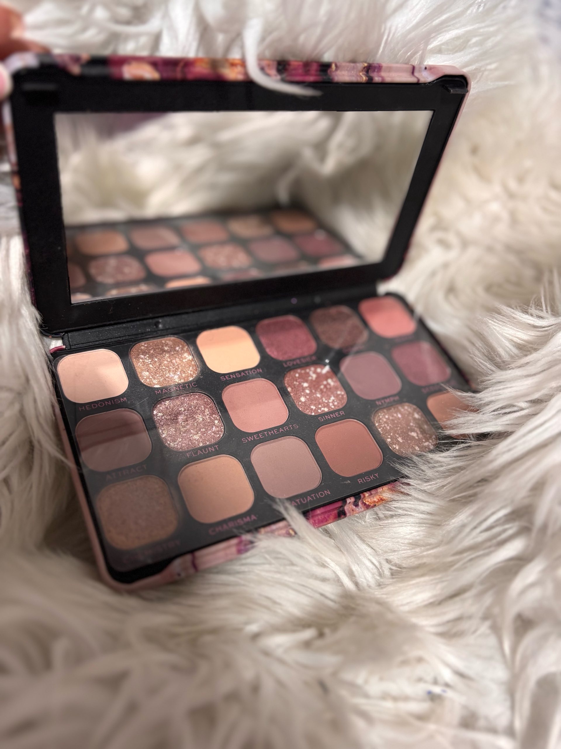 Revolution paleta sjenila 1