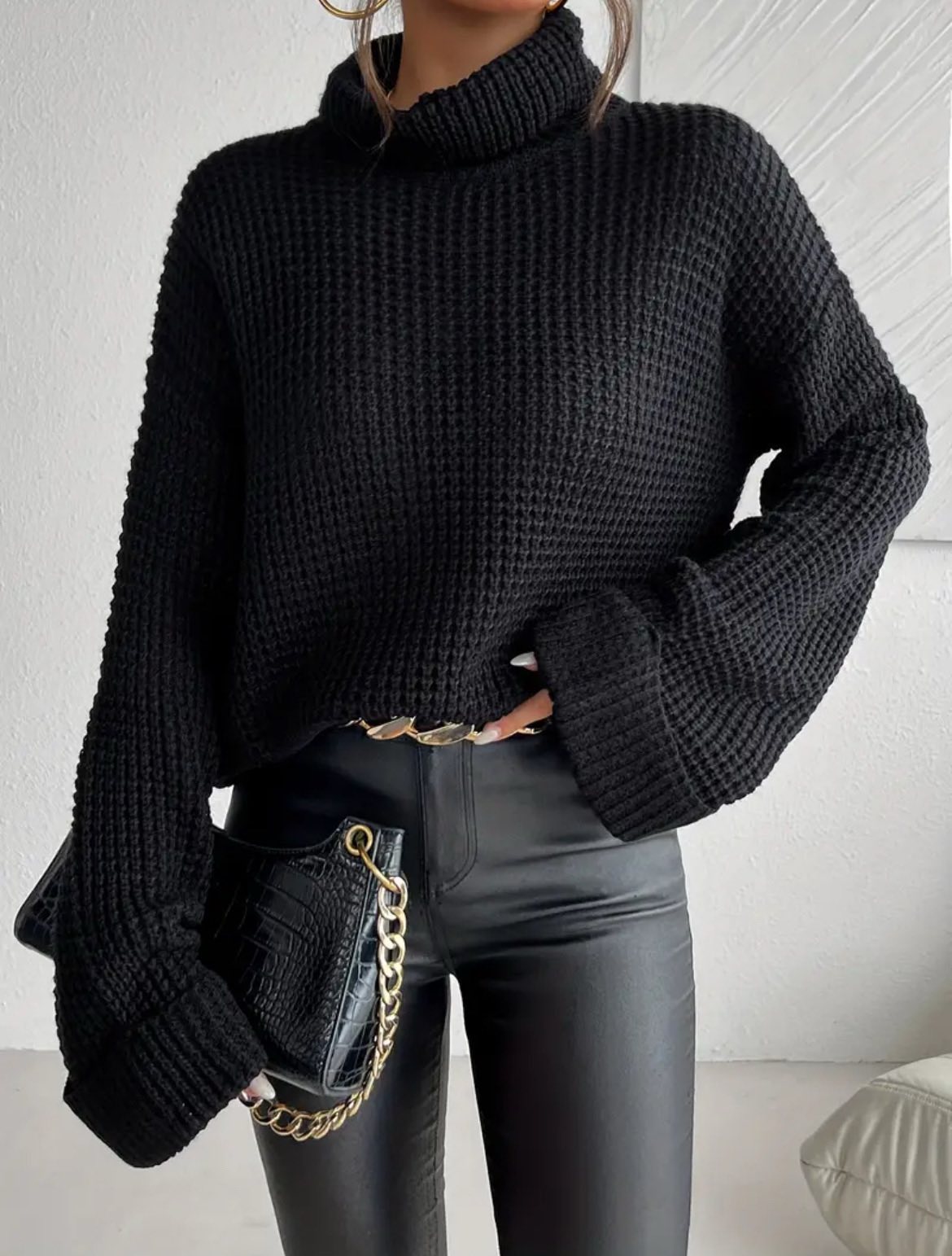 Crni oversize dzemper 1