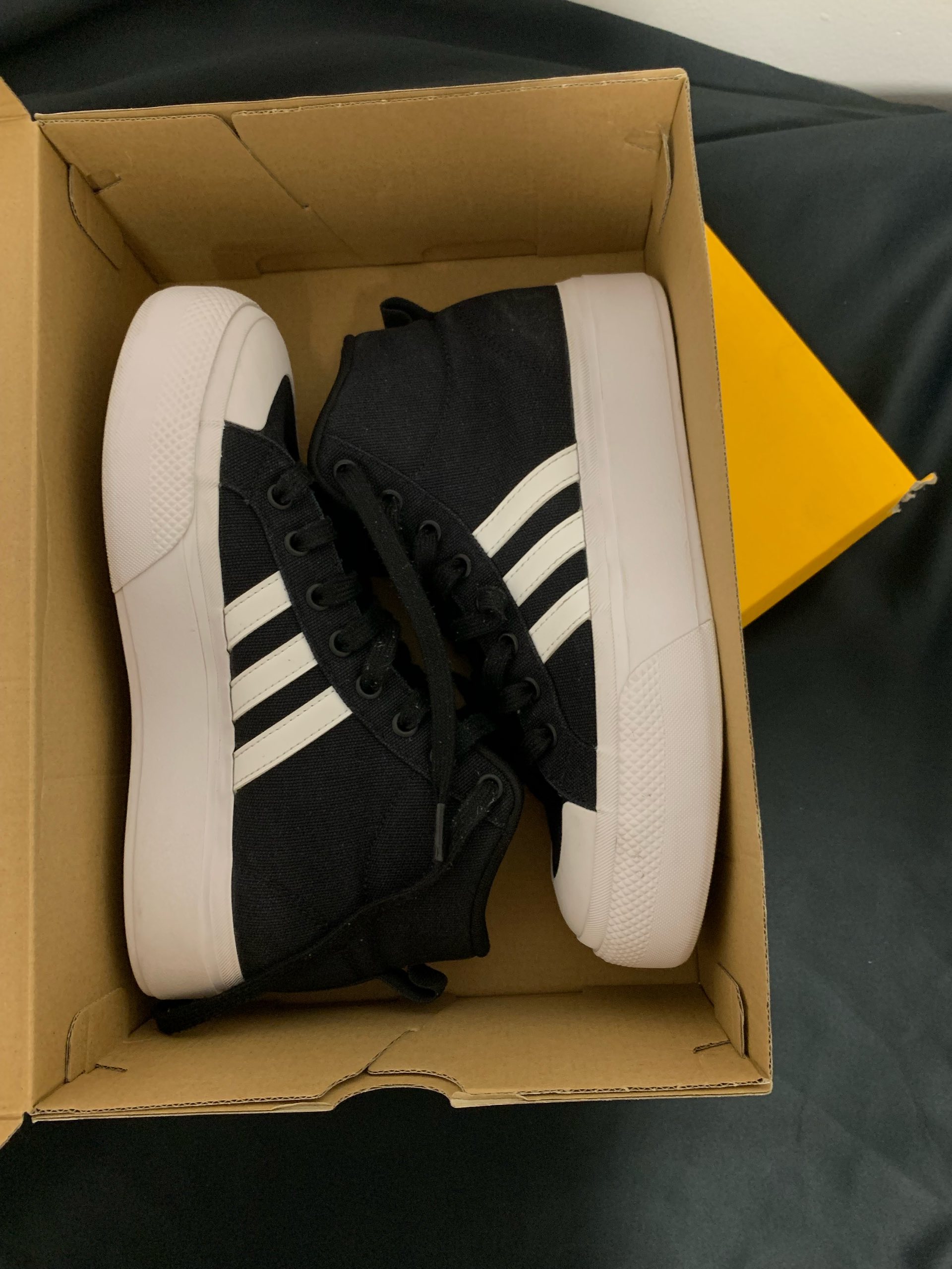 Adidas patike / Adidas tene 0