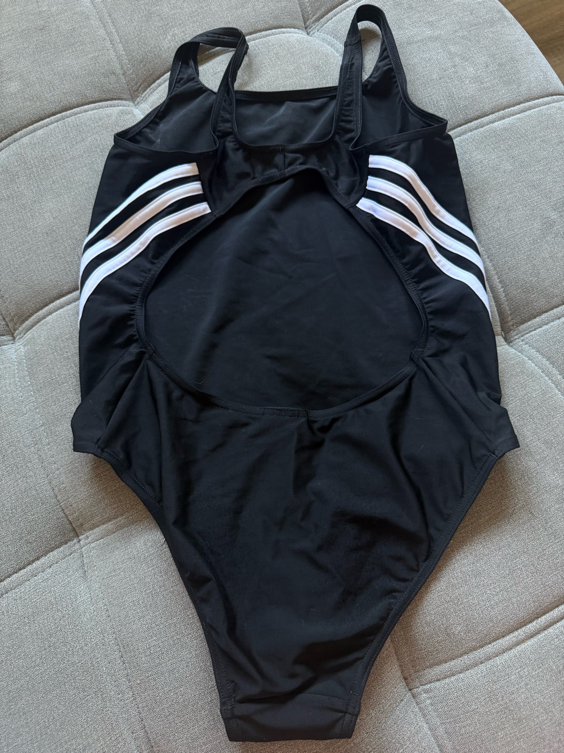 Adidas kupaci kostim 1