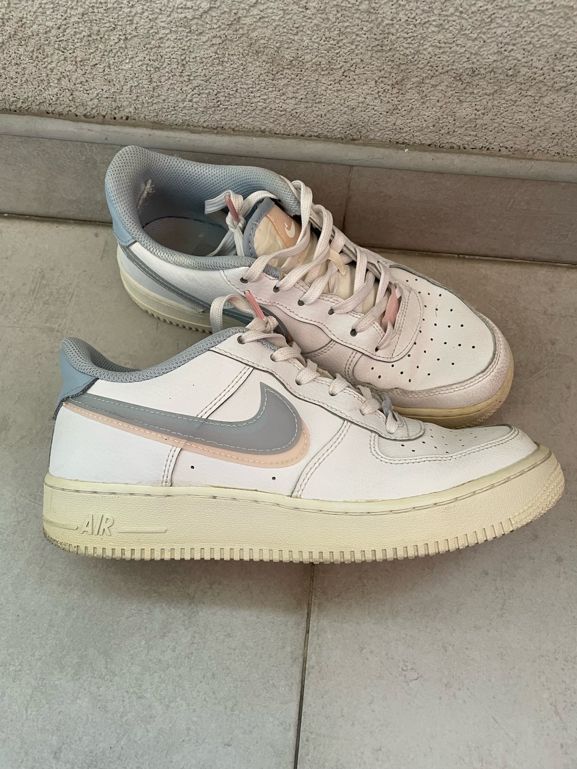 Nike Air Force 1 Low LV8 0