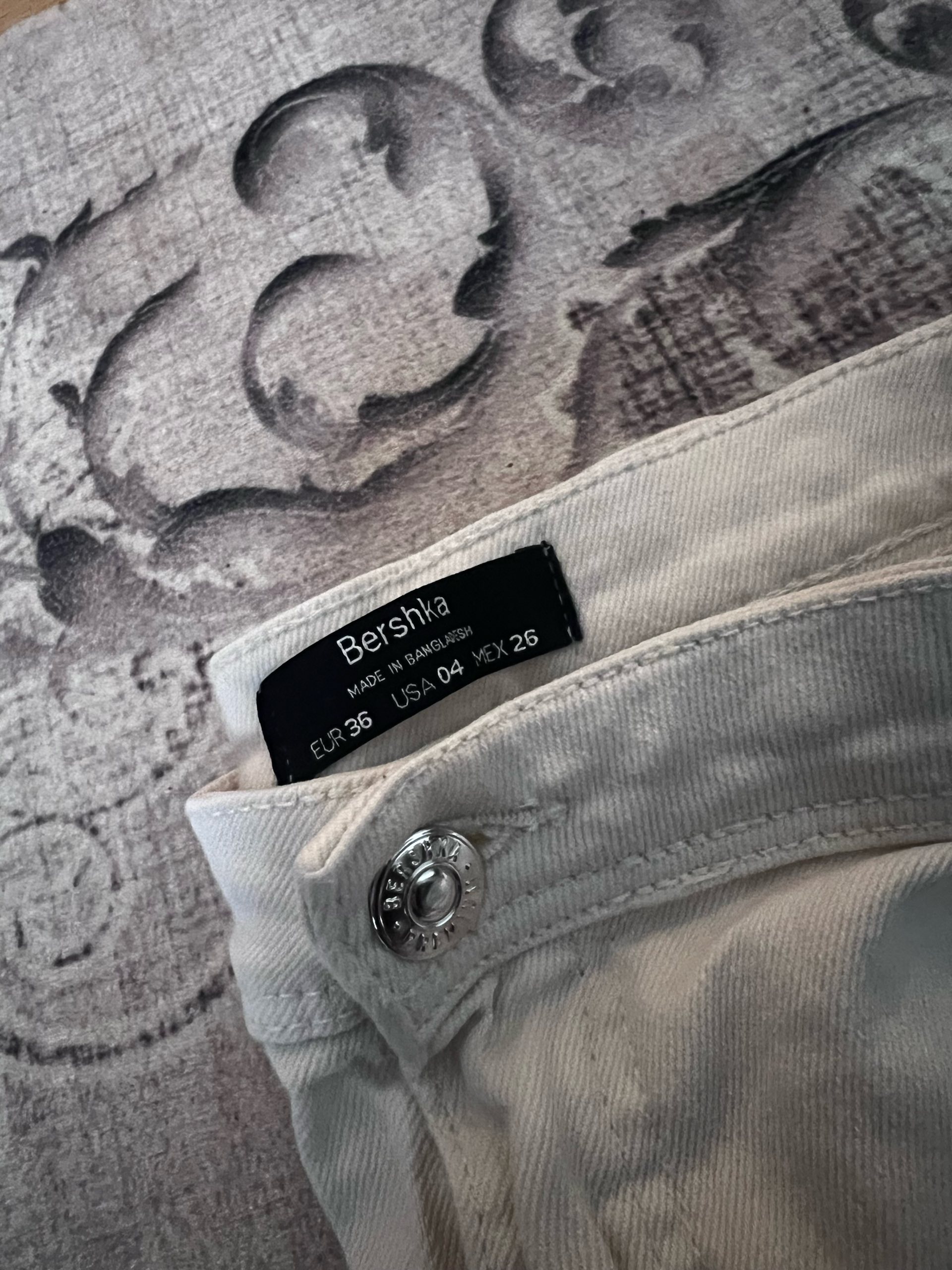 Bershka flare hlače 1