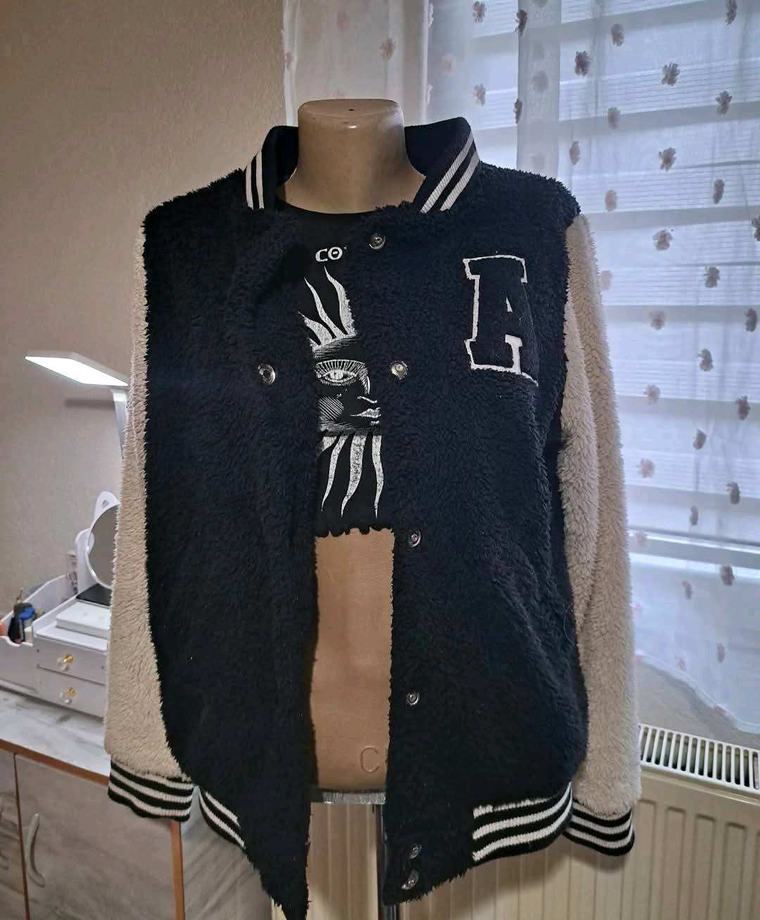 Teddy jaknica 0