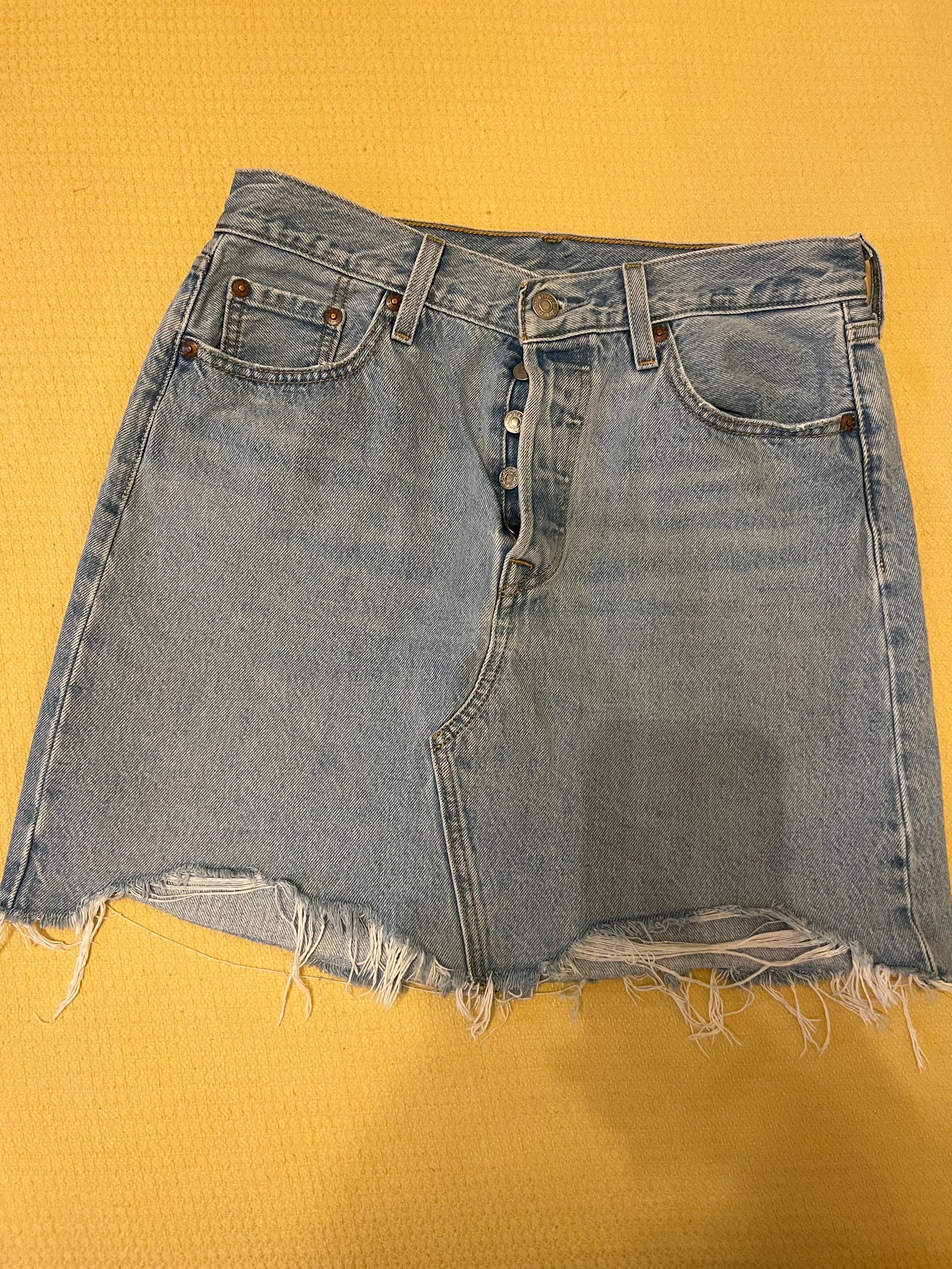 Levi’s suknja kao nova 0