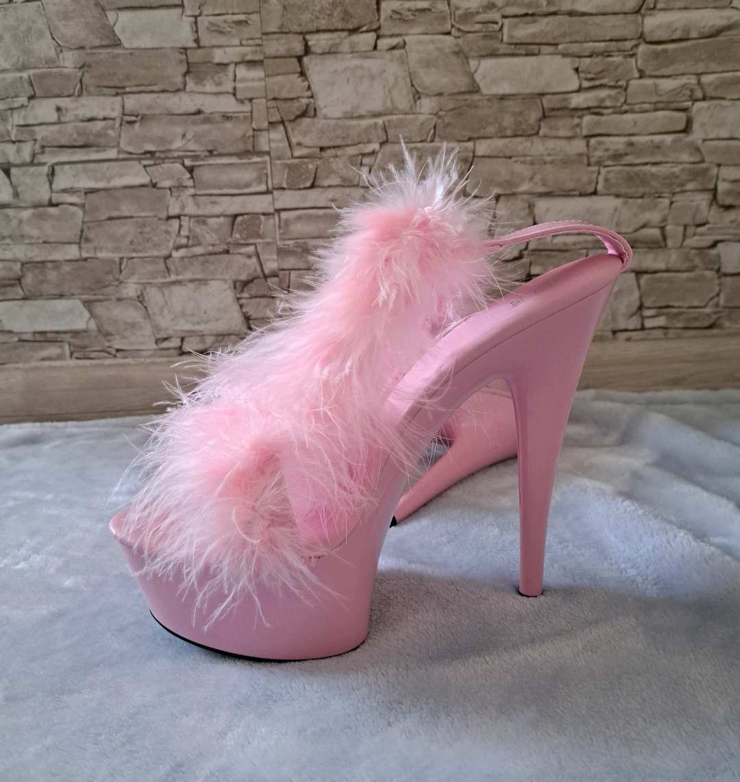 Zenske stikle 0