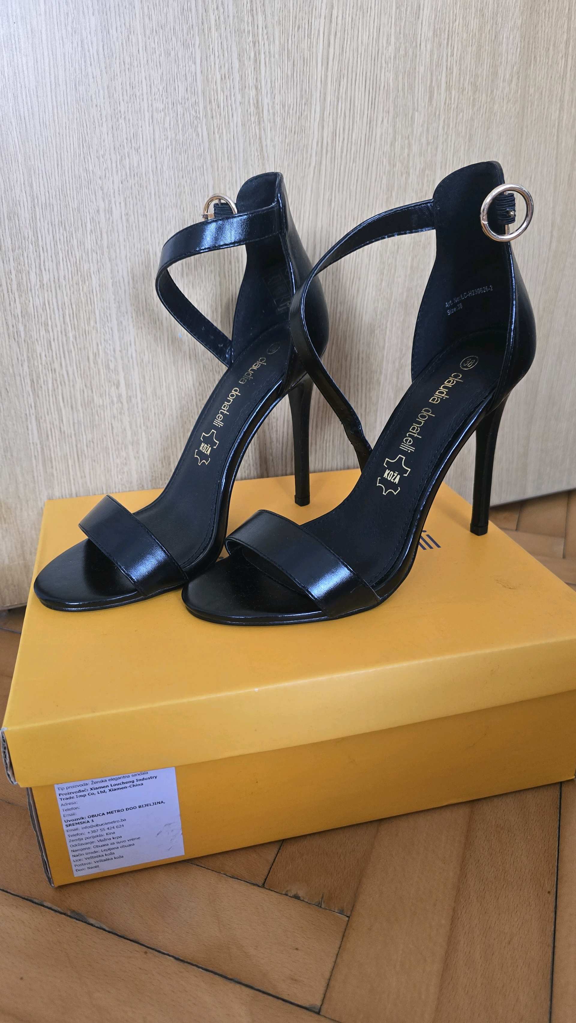 Nove sandale 0