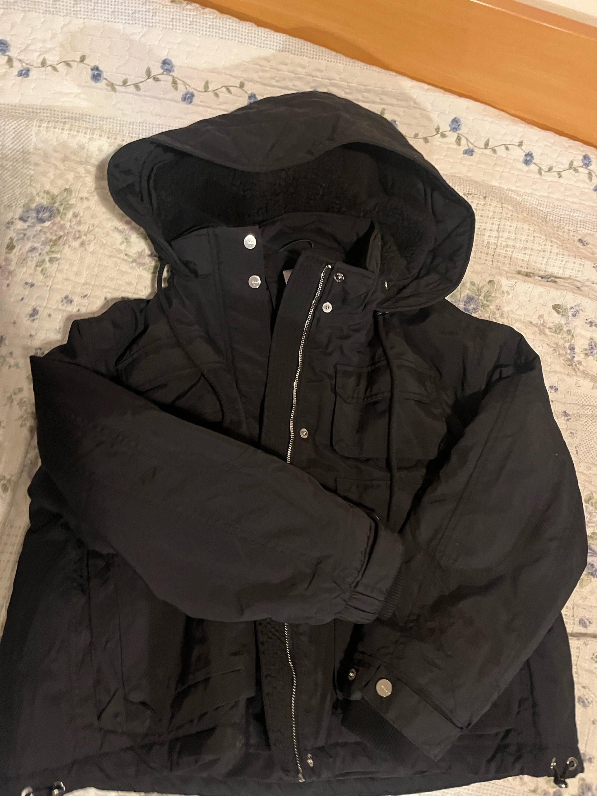 Bershka jakna M broj 0