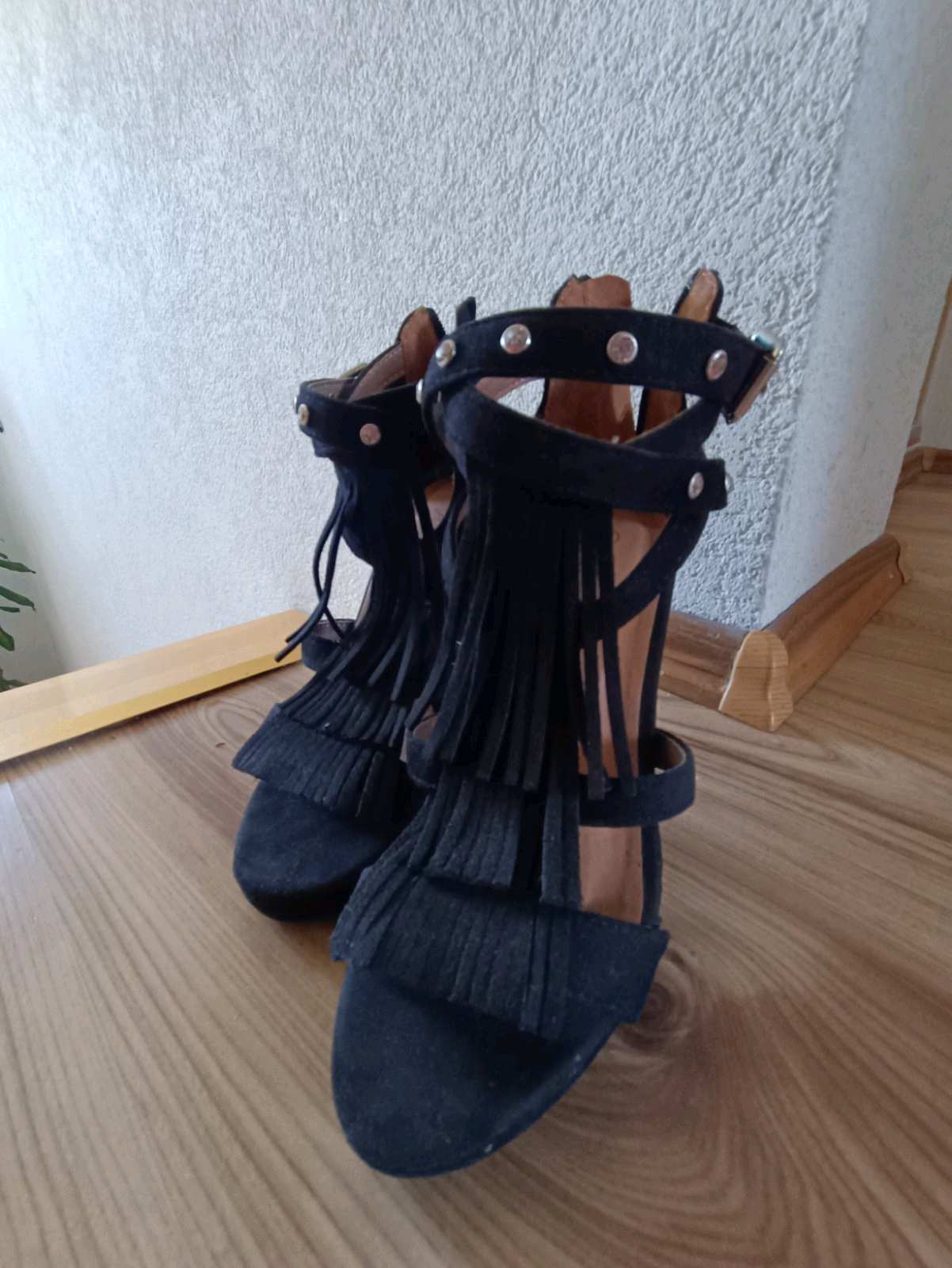 Zenske stikle 1