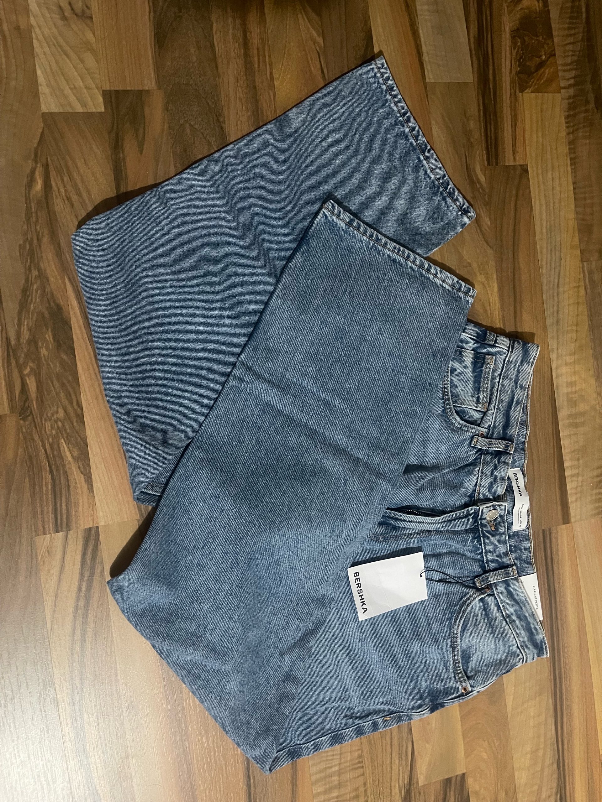 Bershka hlače nove s etiketom 2