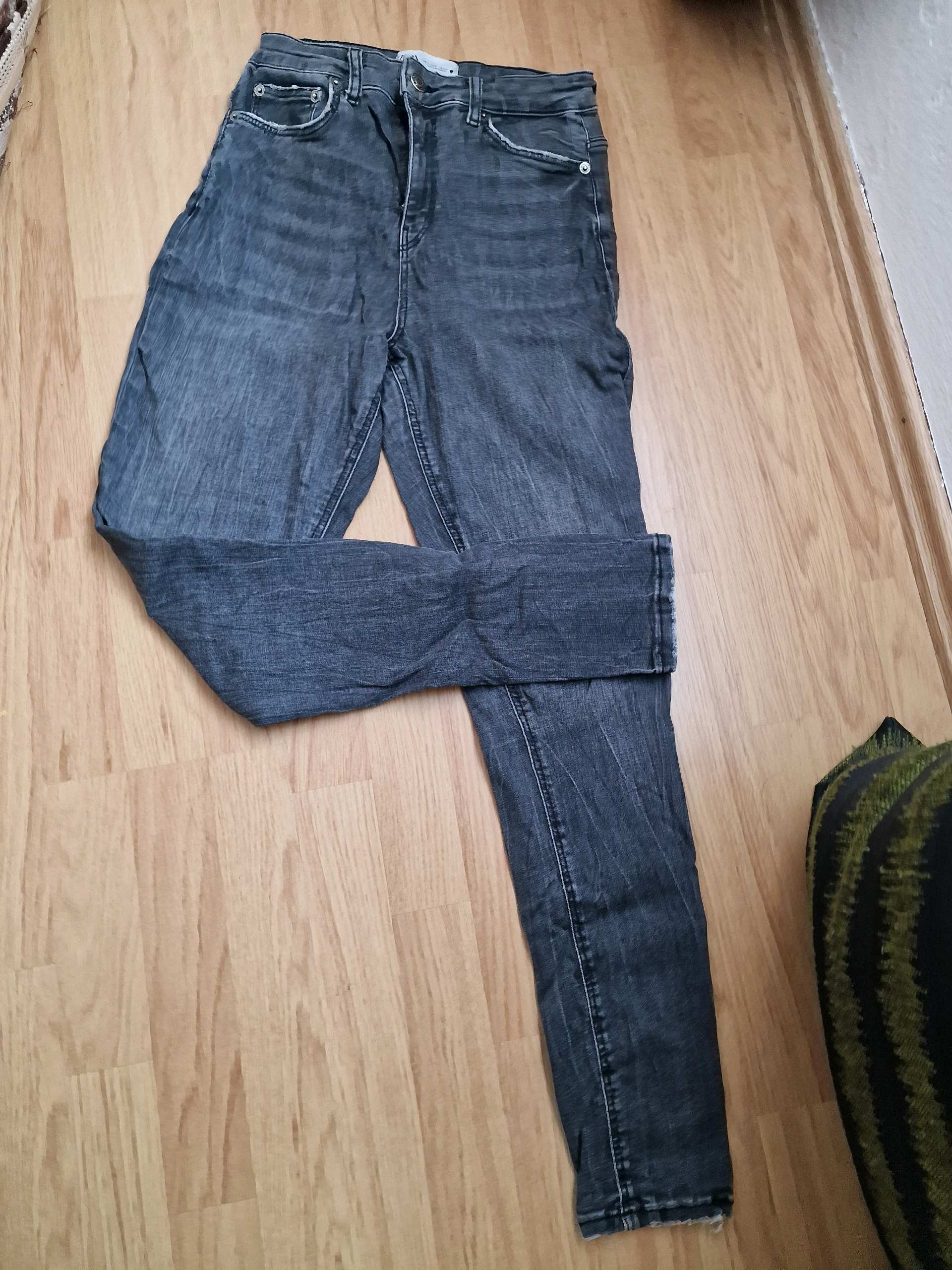 Zara pantole 0