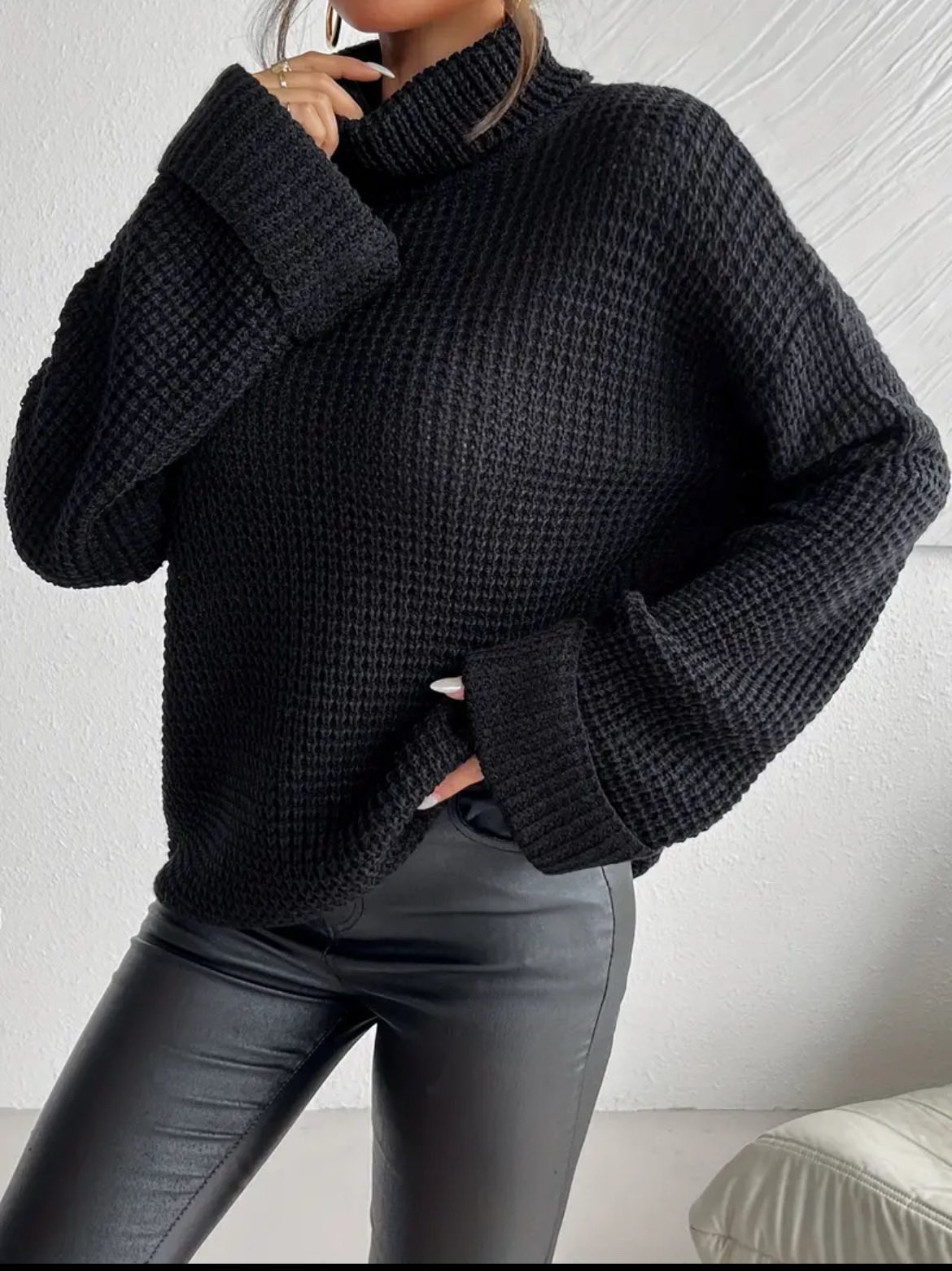 Crni oversize dzemper 0