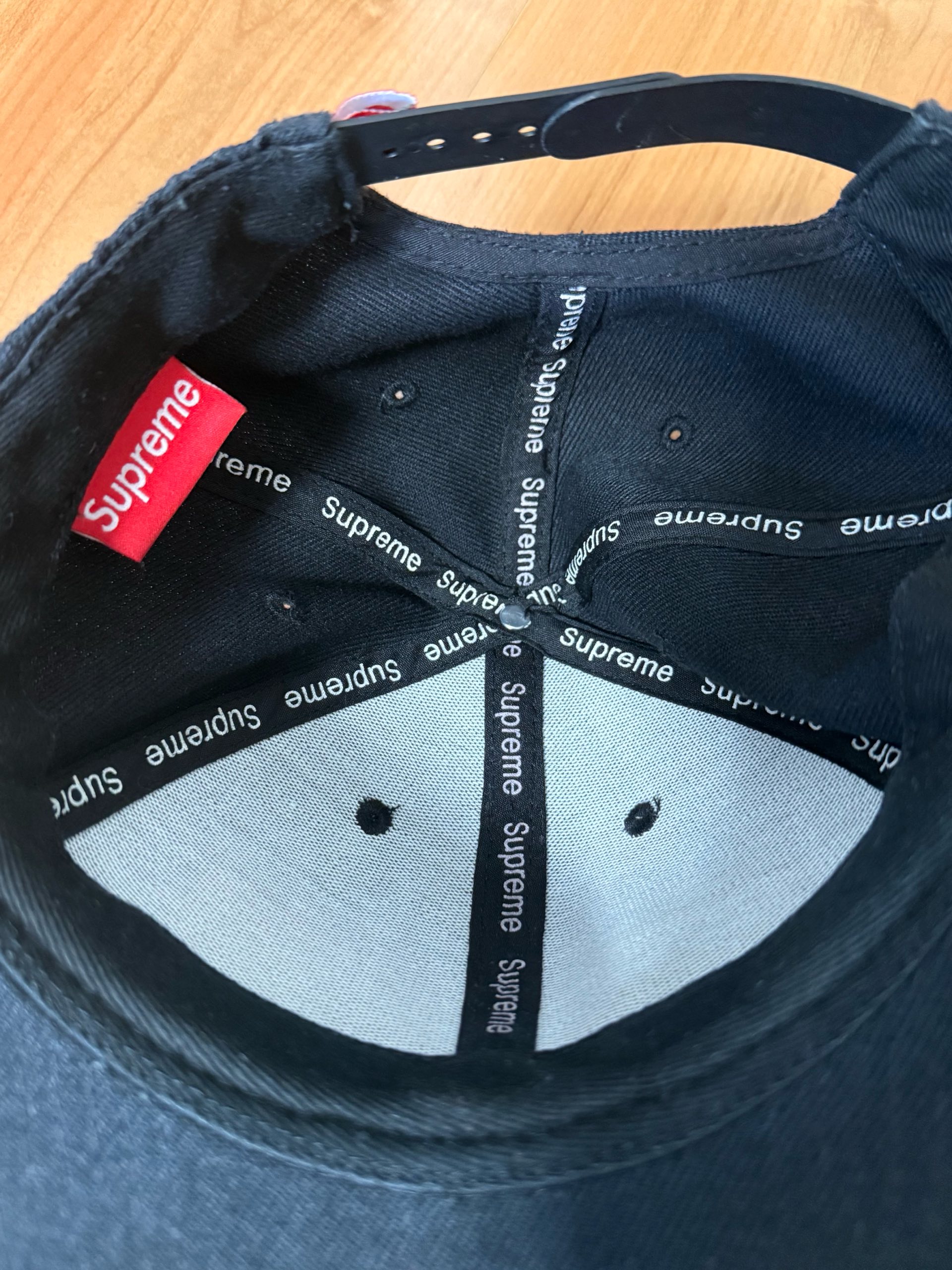 Supreme kačket 2