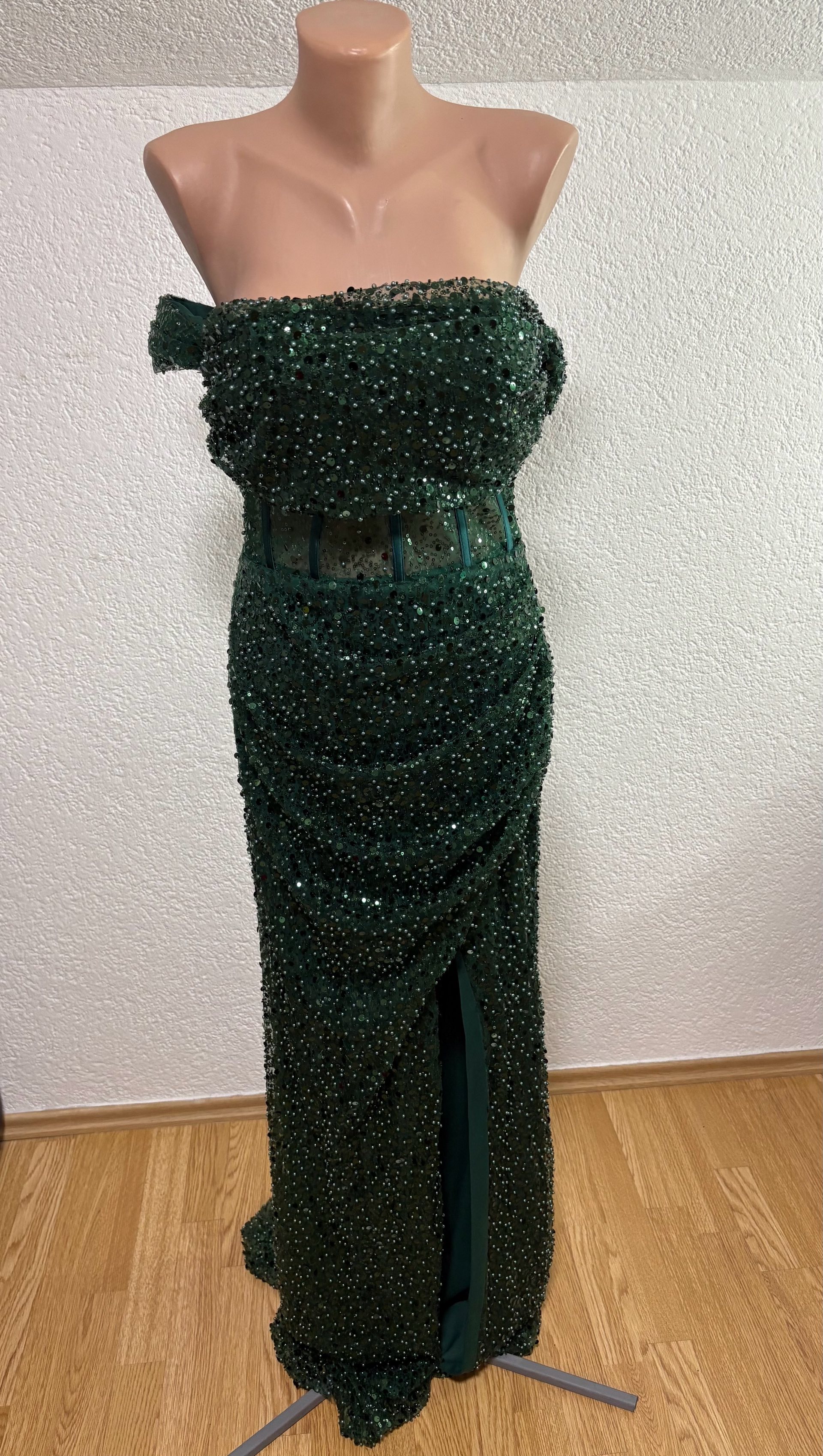 Svećana zelena haljina sa cirkonima 0