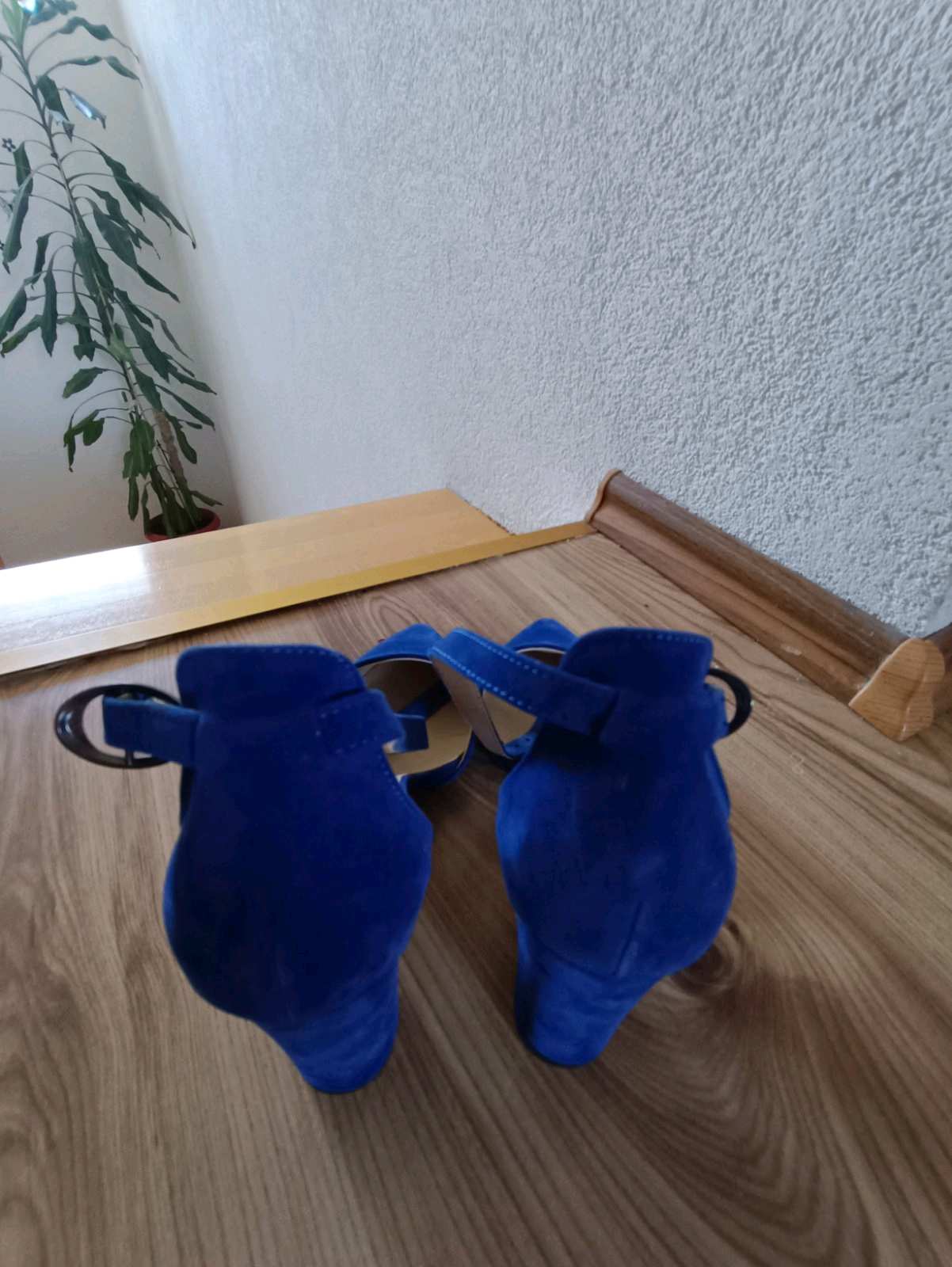 Zenske stikle 1