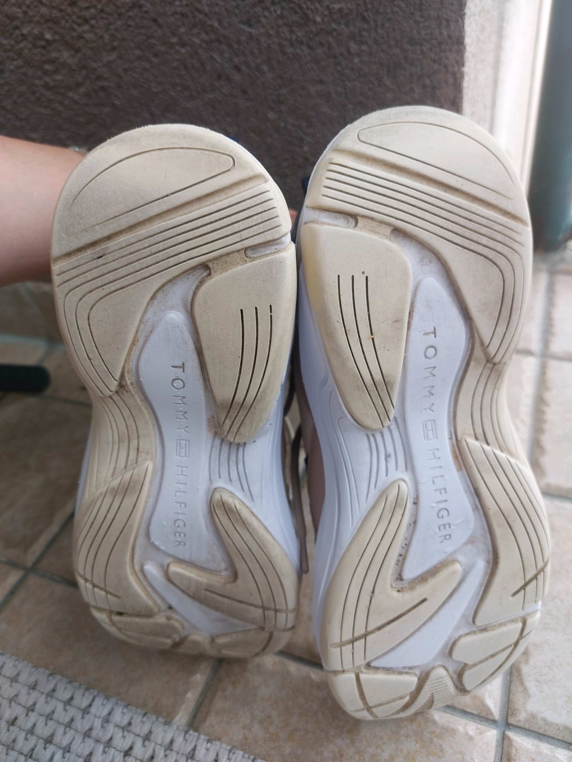 Ženske patike- Tommy Hilfiger 4
