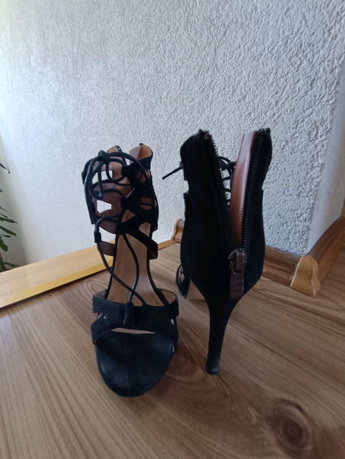 Zenske stikle 1