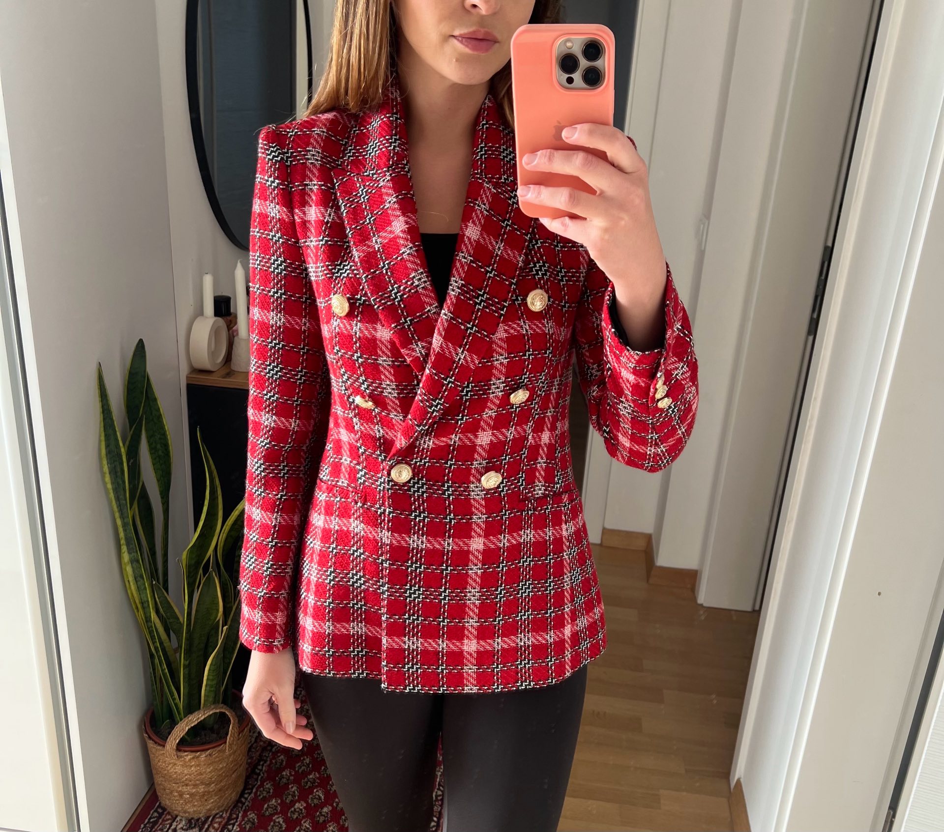 Zara sako. Nov, deblji materijal. 0