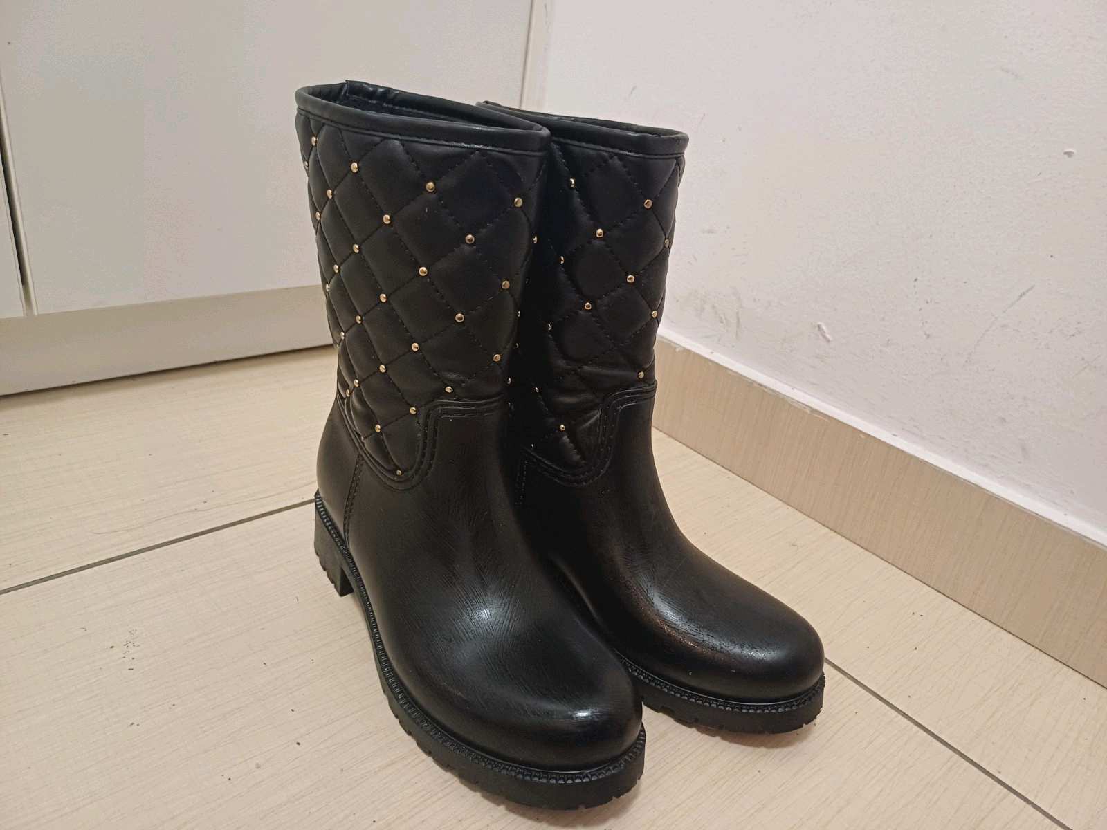 Asos čizme nove 0