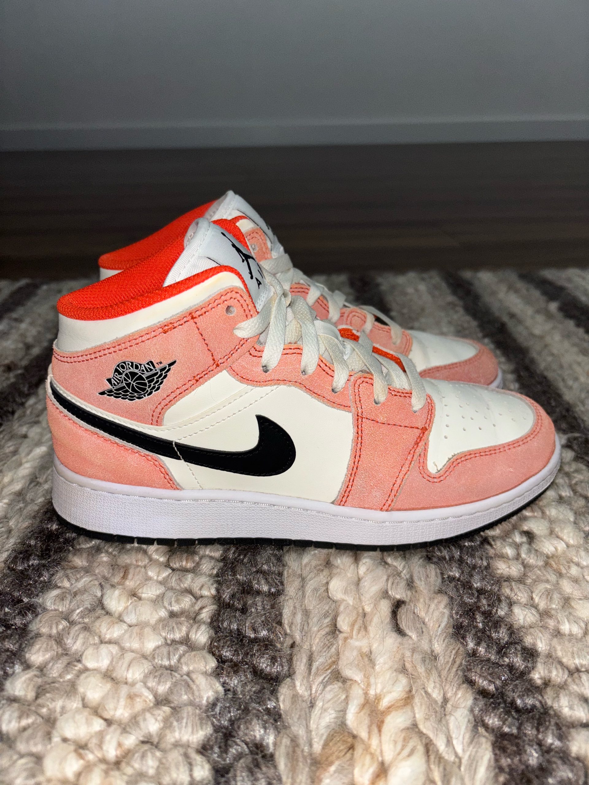 Air Jordan 1 Retro Mid Orange Suede 0