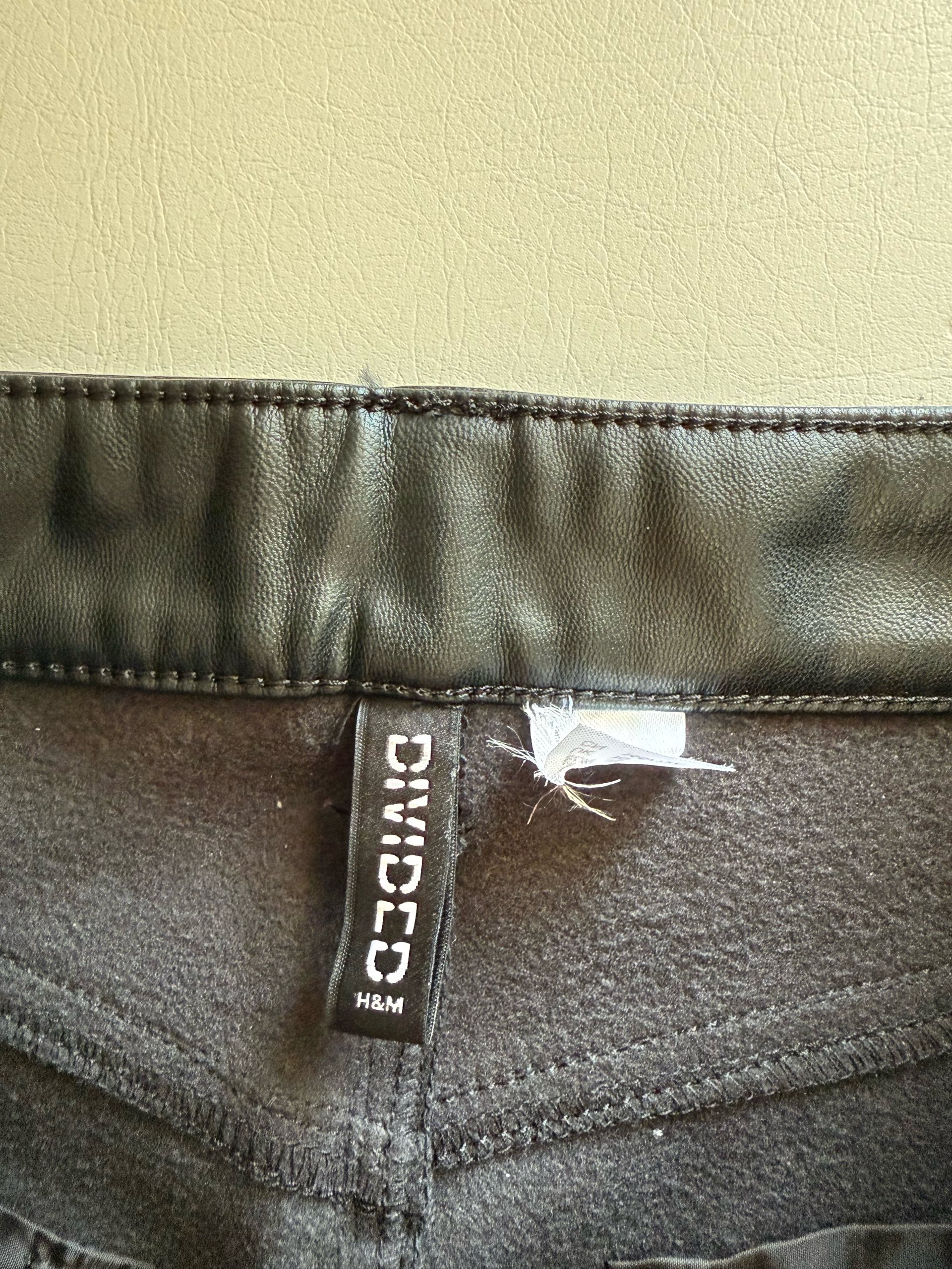 H&M kozne hlace 2